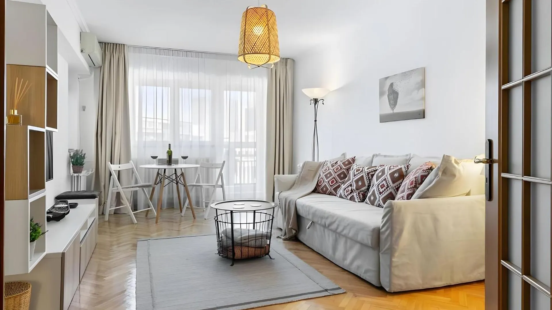 Unirii Green Apartment بوخارست 0*,